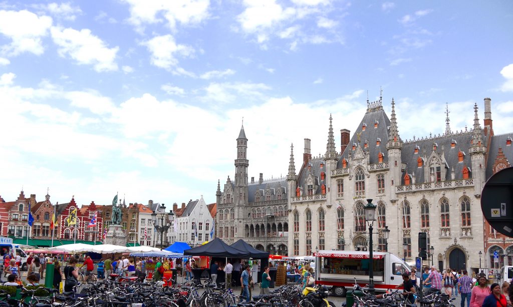 Bruges | Elegantly Fashionable